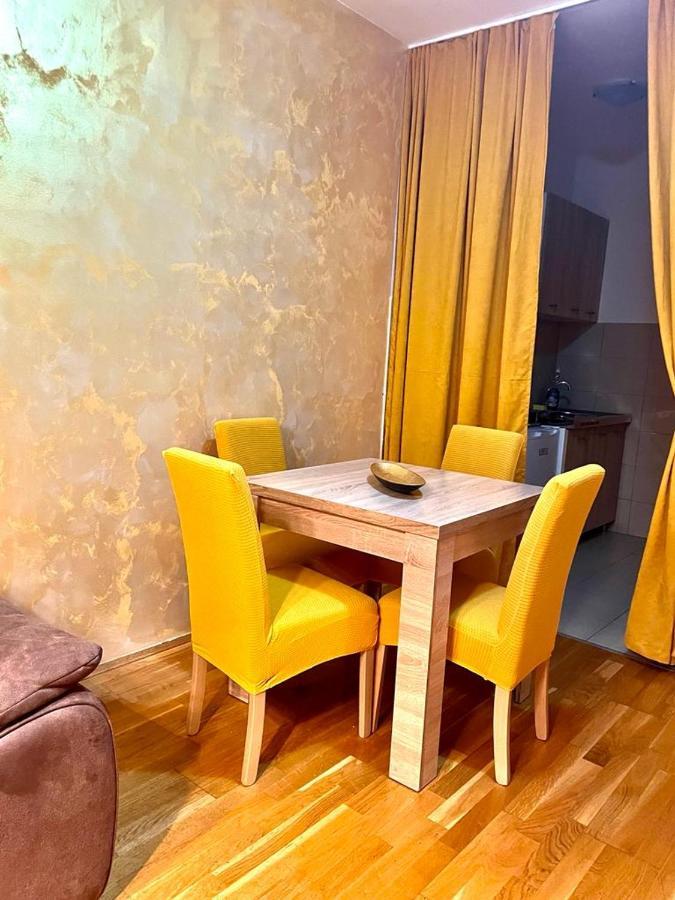 Naki Apartmani Podgoriţa Exterior foto