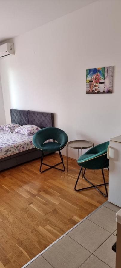 Naki Apartmani Podgoriţa Exterior foto