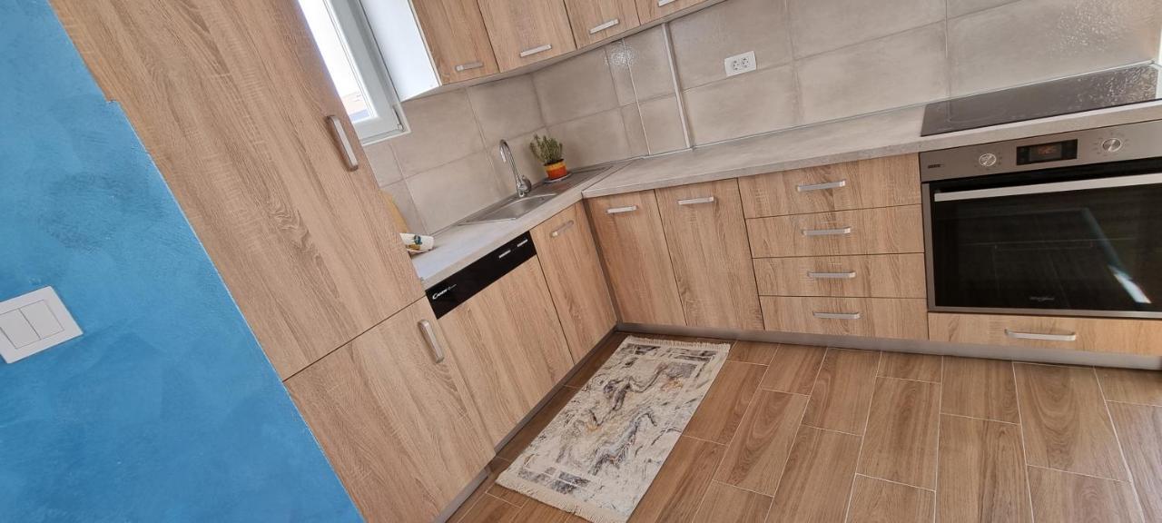 Naki Apartmani Podgoriţa Exterior foto